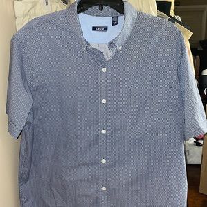 Men’s Izod Short Sleeved Button-up Shirt